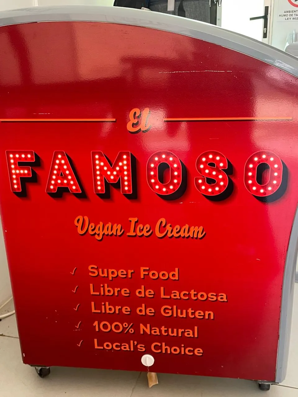 Famoso freezer panel listing lactose-free, gluten-free, 100% natural